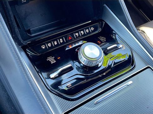 Used 2022 Jeep Grand Wagoneer Series II image 17