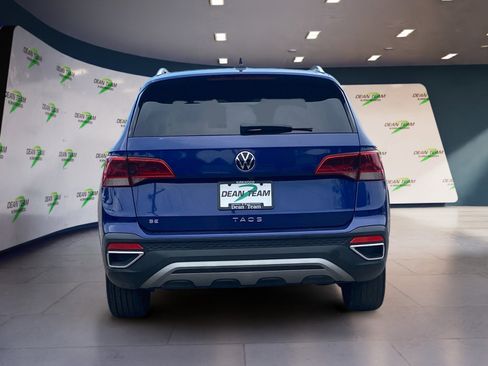 Used 2022 Volkswagen Taos SE w/ Panoramic Sunroof Package image 8