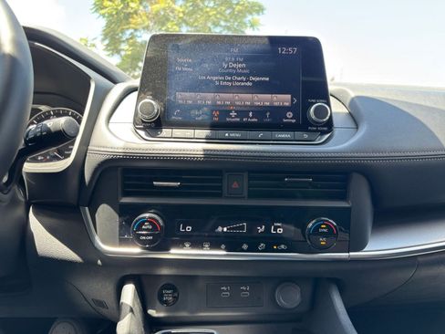 Used 2025 Nissan Rogue SV FWD image 20