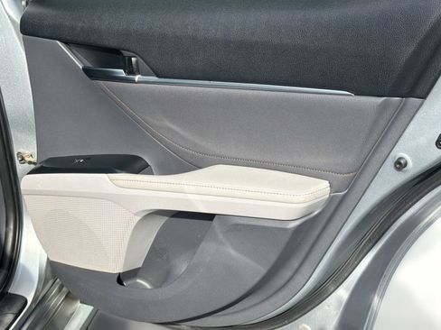Used 2018 Toyota Camry XLE FWD image 32