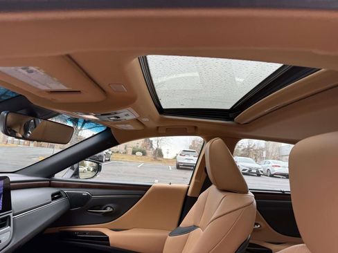 Used 2024 Lexus ES 300h Ultra Luxury w/ Accessory Package (Z1) image 20