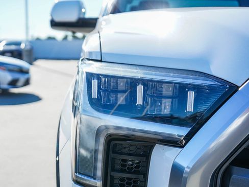 Used 2022 Toyota Tundra Limited image 11