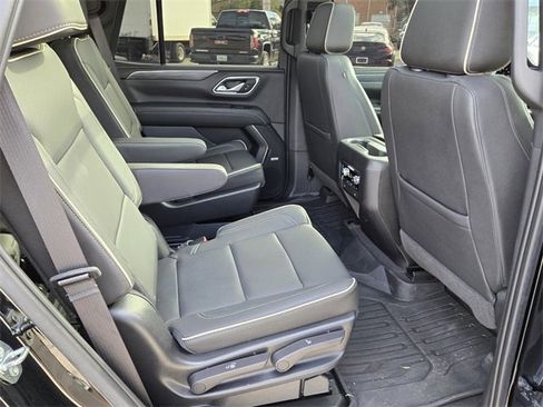 Used 2022 GMC Yukon SLT w/ SLT Premium Package image 19