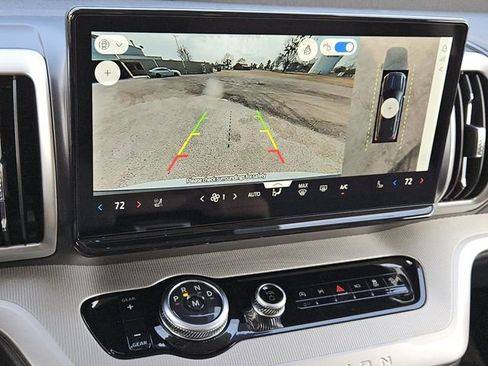 New 2026 Ford Expedition Active image 15