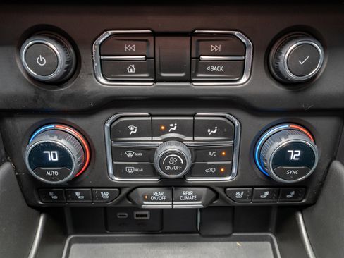 Used 2023 Chevrolet Tahoe Premier image 20