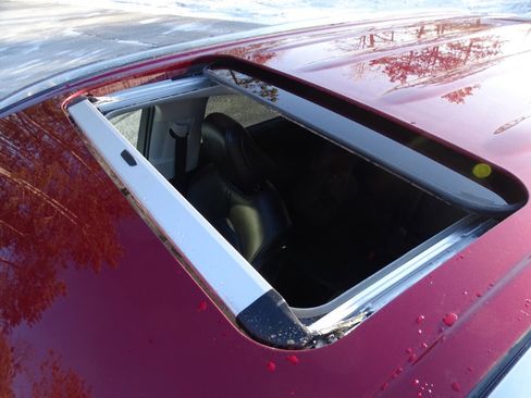 Used 2020 Toyota Highlander XLE image 3