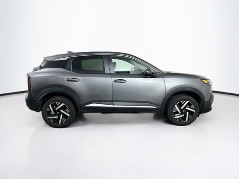 Used 2025 Nissan Kicks SV FWD image 10