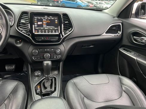 Used 2019 Jeep Cherokee Limited image 15