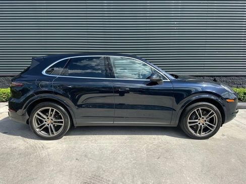 Certified 2023 Porsche Cayenne AWD/4WD image 10