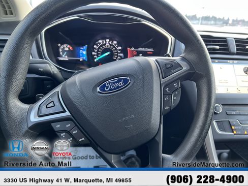 Used 2017 Ford Fusion SE w/ Fusion SE Technology Package image 21