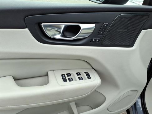 Used 2023 Volvo XC60 B5 Ultimate w/ Climate Package image 14