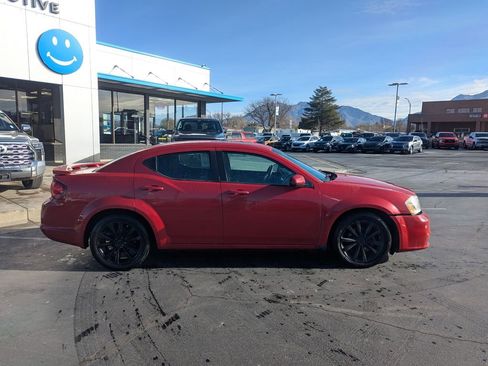 Used 2014 Dodge Avenger SXT w/ Sun/Sound Group FWD image 2