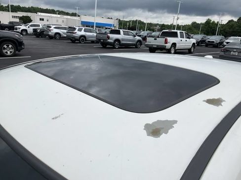 Used 2010 Honda Accord EX-L image 2