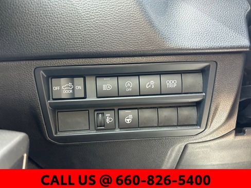 Used 2025 Toyota Tundra SR5 w/ SR5 Premium Package AWD/4WD image 12