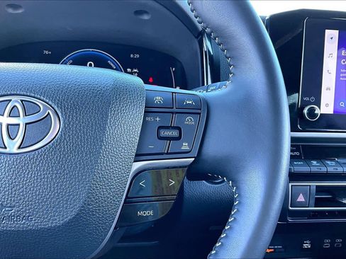 Certified 2025 Toyota Camry SE w/ Convenience Package image 24