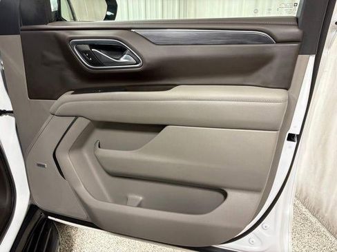 Used 2021 GMC Yukon SLT w/ SLT Premium Package image 47