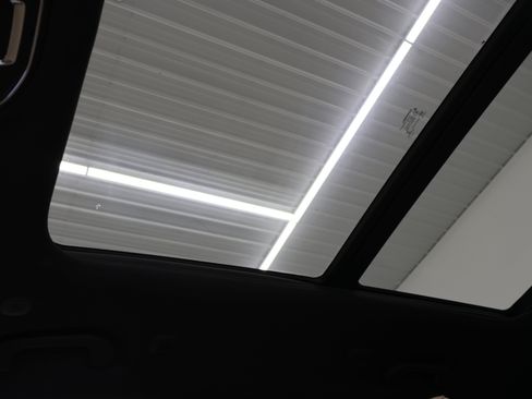 Used 2023 Jeep Grand Cherokee Limited image 13