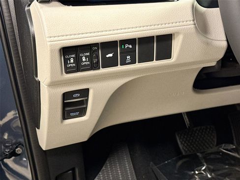 New 2026 Honda Odyssey Touring image 10