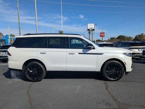 New 2026 Lincoln Navigator Reserve w/ Jet Appearance Package image 3