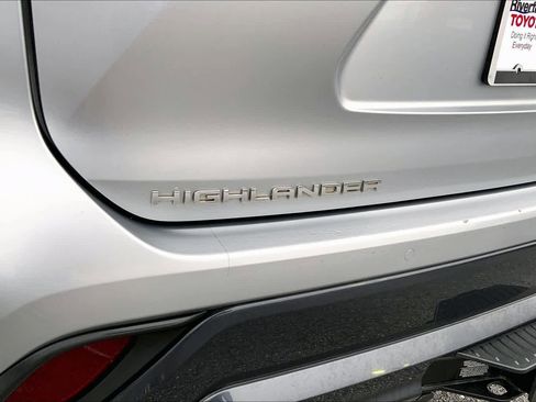 Used 2022 Toyota Highlander Limited image 30