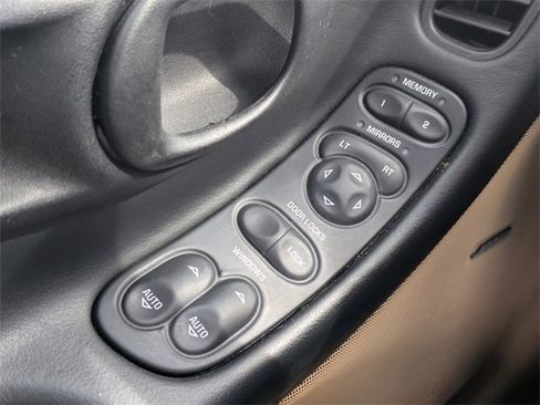 Used 2002 Chevrolet Corvette Convertible w/ Preferred Equipment Group2 image 19