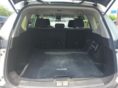 Used 2023 Nissan Rogue SV AWD/4WD image 5