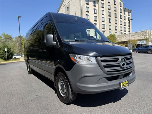Used 2025 Mercedes-Benz Sprinter 2500 image 29