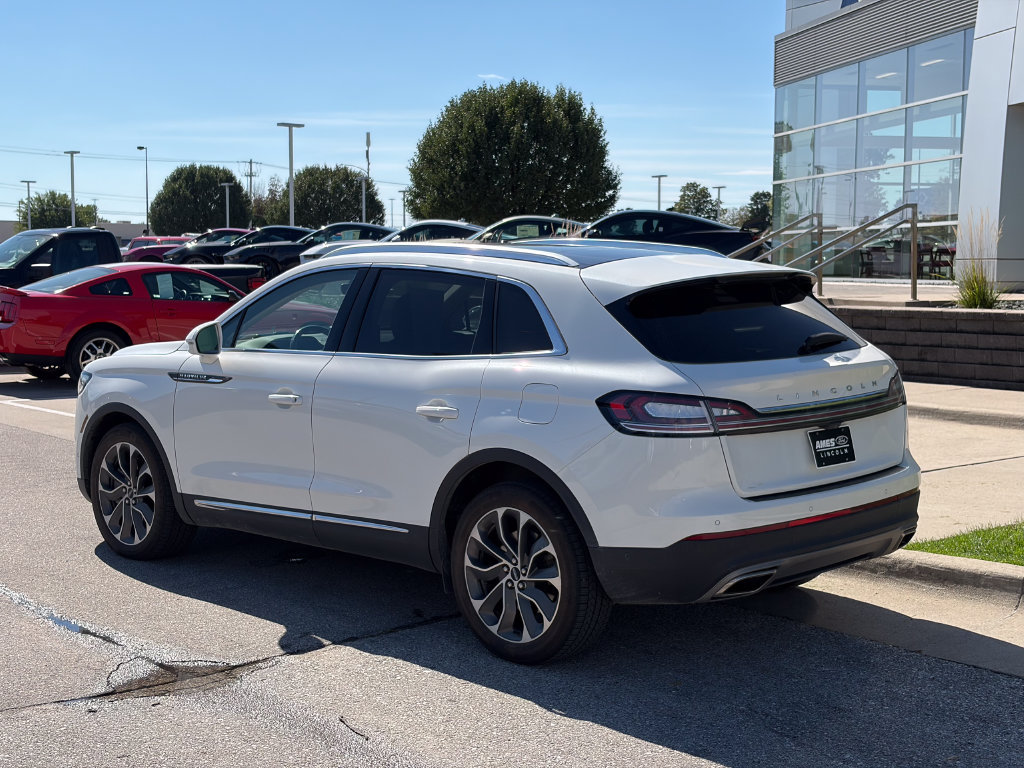 Used 2022 Lincoln Nautilus Reserve w/ Equipment Group 201A AWD/4WD image 4