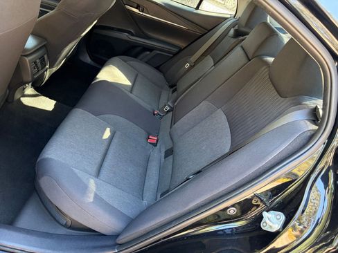 Used 2025 Toyota Camry LE image 33