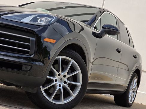 Used 2020 Porsche Cayenne image 8