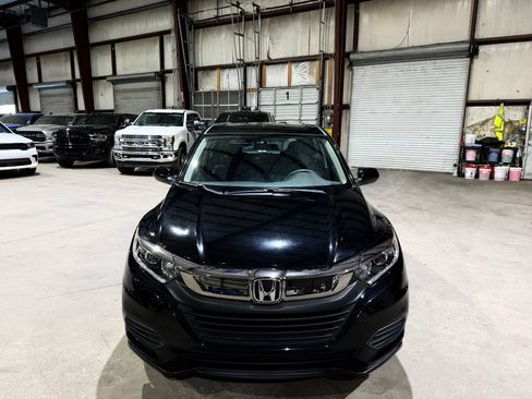 Used 2022 Honda HR-V LX image 9