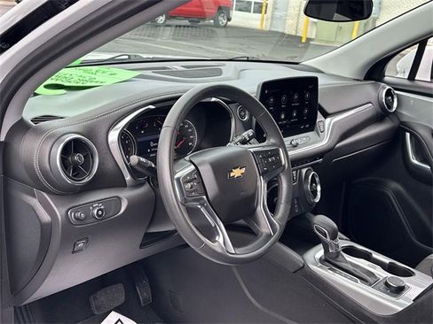 Used 2025 Chevrolet Blazer LT image 10