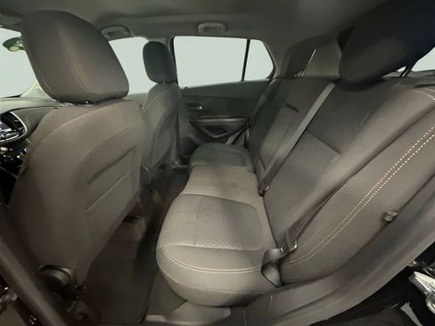 Certified 2022 Chevrolet Trax LS w/ Tint and Cruise Package image 23