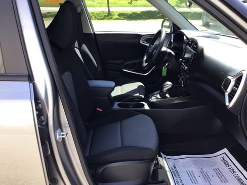 Used 2024 Kia Soul LX FWD image 23