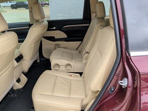 Used 2019 Toyota Highlander Limited Platinum image 11