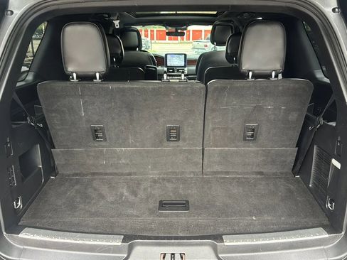 Used 2019 Lincoln Navigator Select RWD image 51