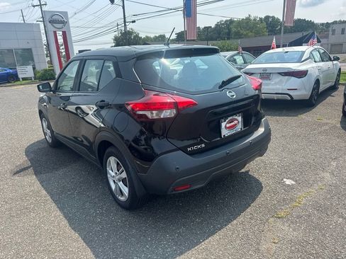 Used 2020 Nissan Kicks S FWD image 4