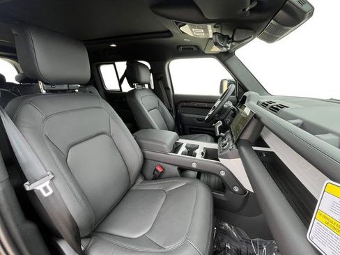 New 2026 Land Rover Defender 130 X-Dynamic SE AWD/4WD image 19