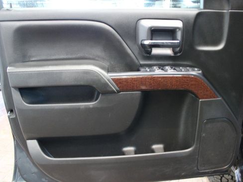 Used 2019 GMC Sierra 2500 SLE w/ SLE Preferred Package image 12