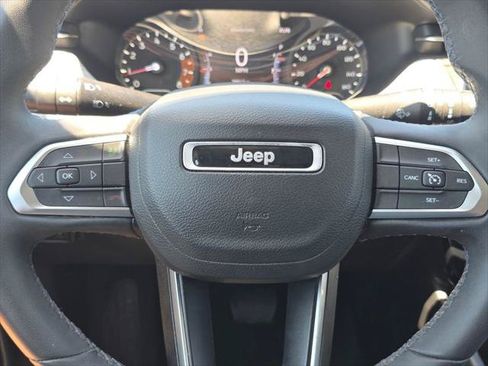 Certified 2022 Jeep Compass Latitude FWD image 32