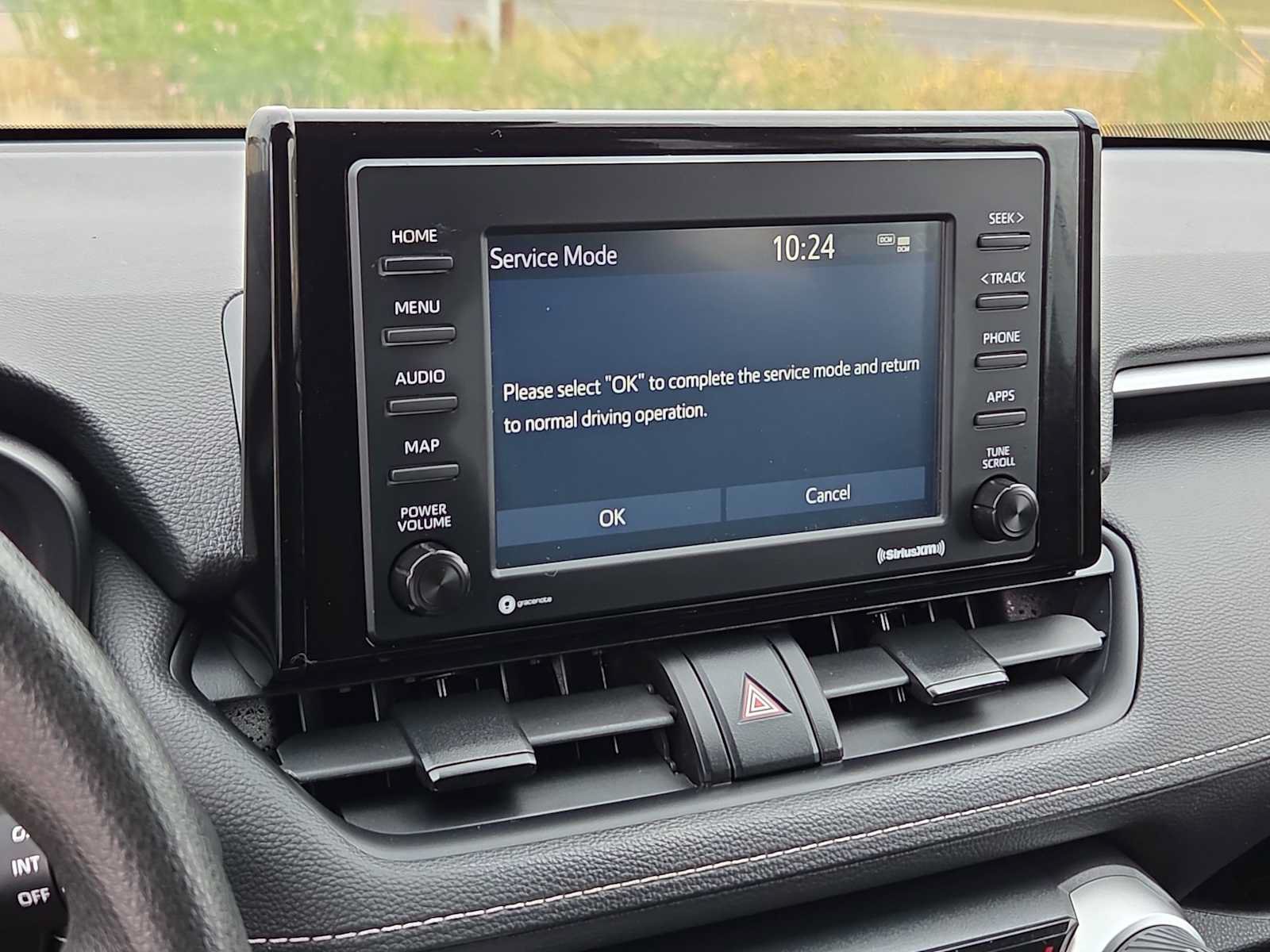 Used 2022 Toyota RAV4 LE AWD/4WD image 24
