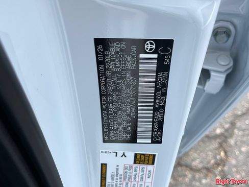 Certified 2026 Toyota Prius XLE FWD image 34
