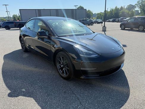 Used 2021 Tesla Model 3 Standard Range Plus RWD image 8