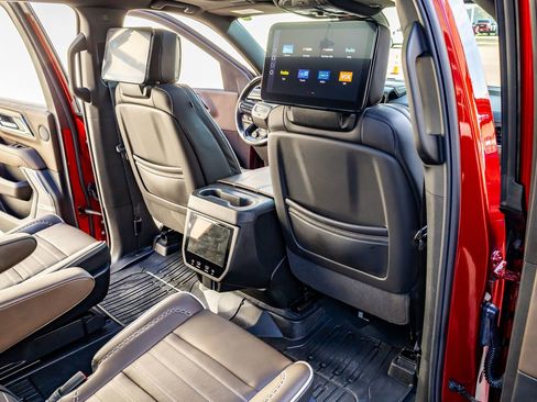 Used 2025 GMC Yukon Denali Ultimate image 33