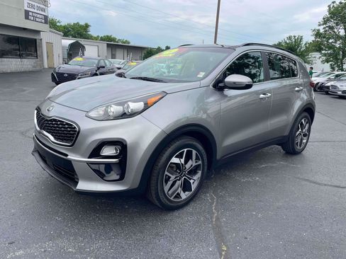 Used 2020 Kia Sportage EX w/ Option Group 15 FWD image 2