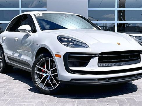 Used 2022 Porsche Macan S AWD/4WD image 3