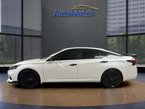 Used 2022 Nissan Altima 2.5 SR w/ Midnight Edition Package FWD image 7
