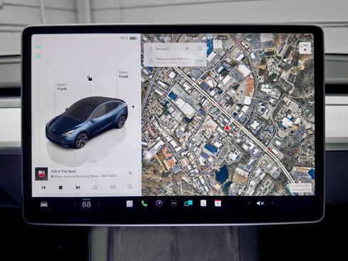 Used 2025 Tesla Model Y Long Range image 10