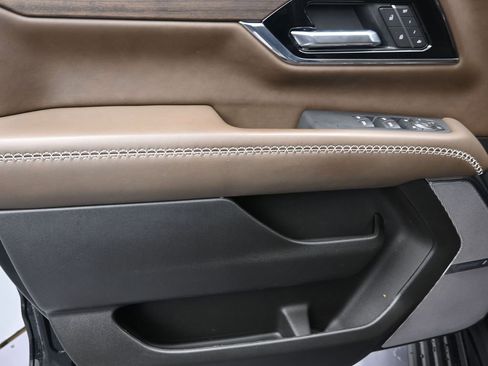 Used 2025 GMC Yukon Denali Ultimate image 14