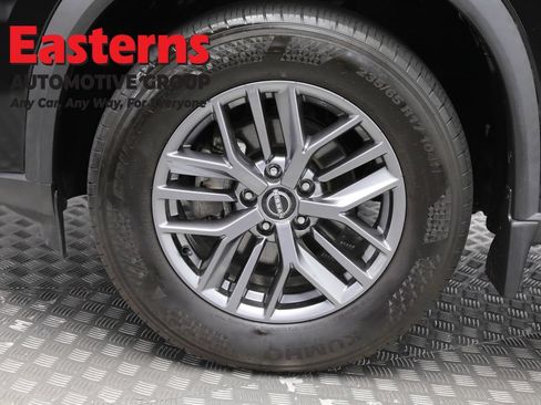 Used 2023 Nissan Rogue S AWD/4WD image 32